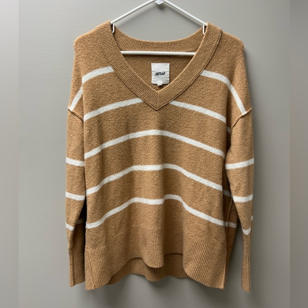 Aerie Oversized Tan & White V Neck‎ Knit Sweater